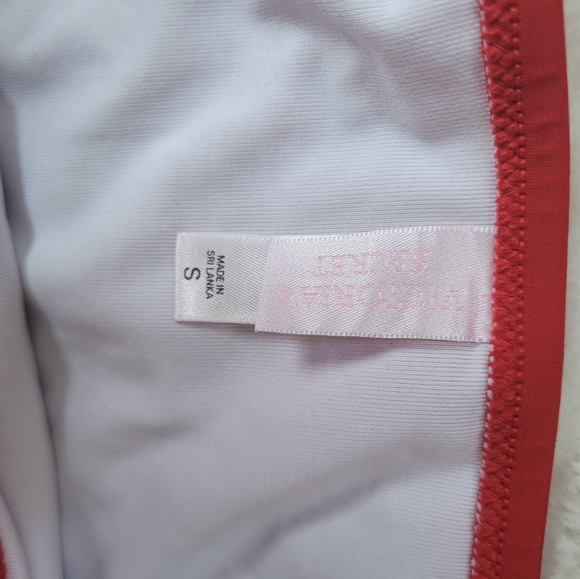 Red Victoria secret bikini - Picture 2 of 5